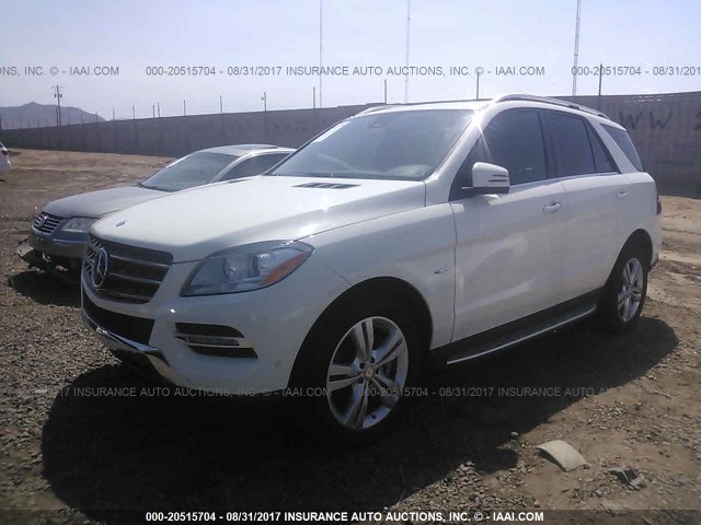 4JGDA5HBXCA044020 - 2012 MERCEDES-BENZ ML 350 4MATIC WHITE photo 2