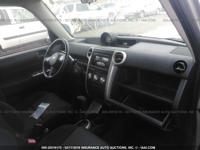 JTLKT324664118528 - 2006 TOYOTA SCION XB SILVER photo 5