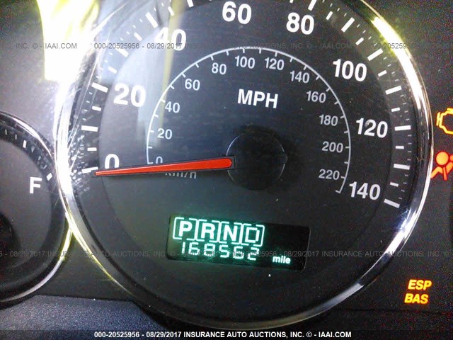 1J8HG48N26C212520 - 2006 JEEP COMMANDER SILVER photo 7