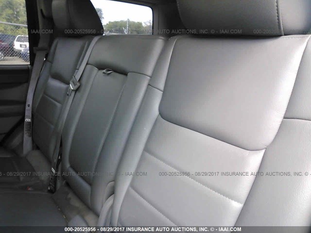 1J8HG48N26C212520 - 2006 JEEP COMMANDER SILVER photo 8
