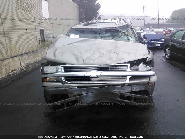 1GNEK13Z12J206416 - 2002 CHEVROLET TAHOE K1500 SILVER photo 6