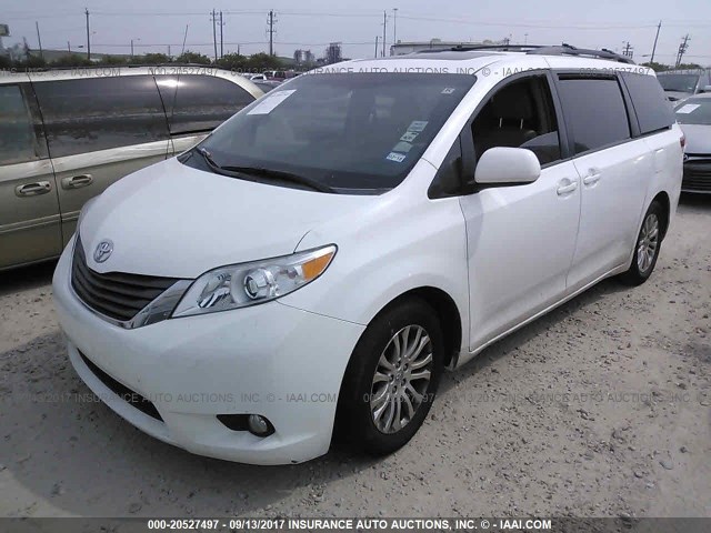 5TDYK3DC7CS204086 - 2012 TOYOTA SIENNA XLE/LIMITED WHITE photo 2