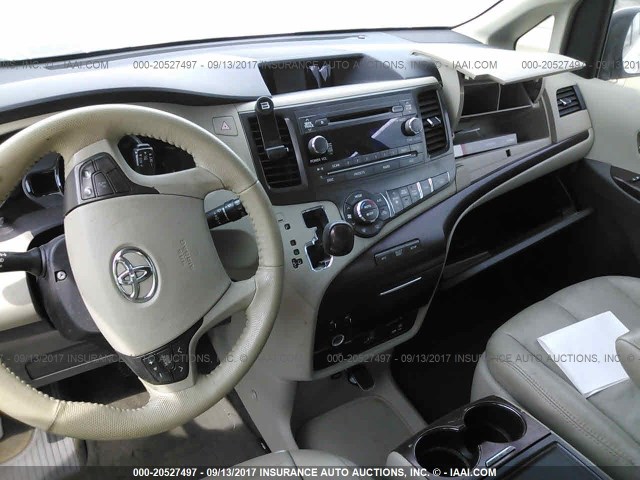 5TDYK3DC7CS204086 - 2012 TOYOTA SIENNA XLE/LIMITED WHITE photo 5