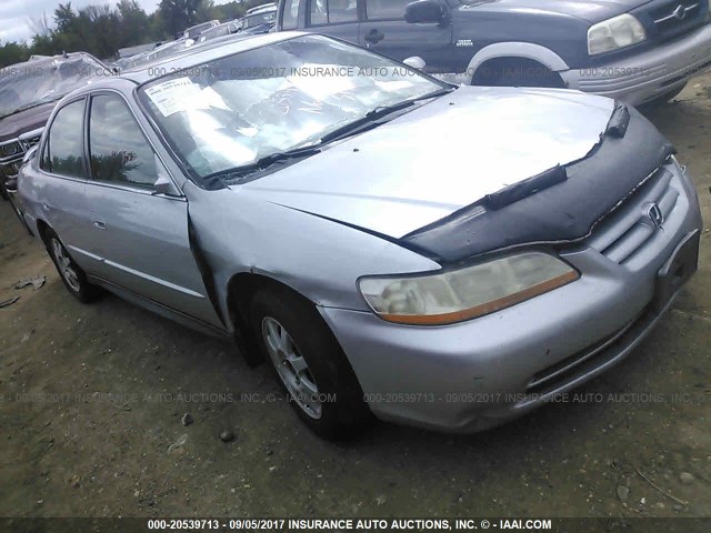 1HGCG56722A139779 - 2002 HONDA ACCORD SE SILVER photo 1