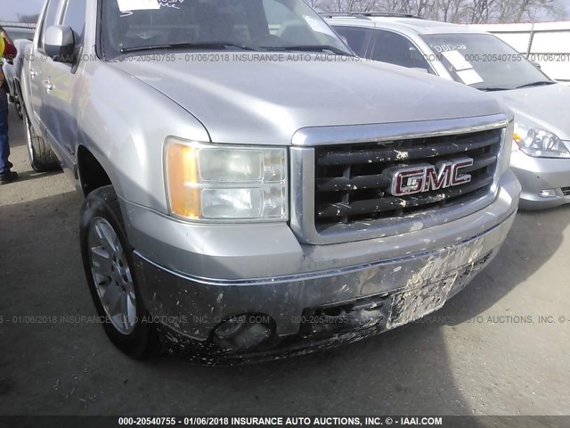 2GTEK13Y281158783 - 2008 GMC SIERRA K1500 GRAY photo 6