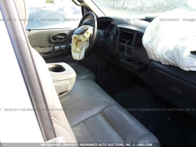 1FTRW08L53KC22398 - 2003 FORD F150 SUPERCREW WHITE photo 5