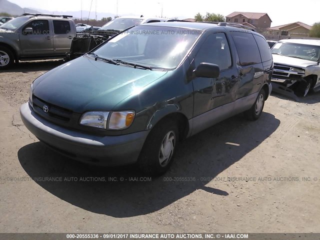 4T3ZF13CXWU054623 - 1998 TOYOTA SIENNA LE/XLE GREEN photo 2