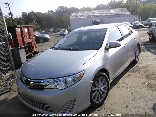 4T4BF1FK0CR205807 - 2012 TOYOTA CAMRY SE/LE/XLE SILVER photo 2
