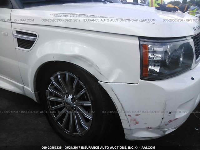 SALSF2D42AA235004 - 2010 LAND ROVER RANGE ROVER SPORT HSE WHITE photo 6