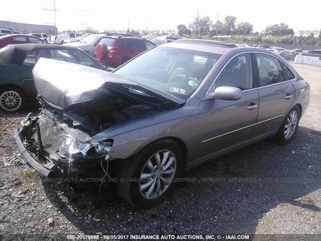 KMHFC46F26A117307 - 2006 HYUNDAI AZERA SE/LIMITED GRAY photo 2