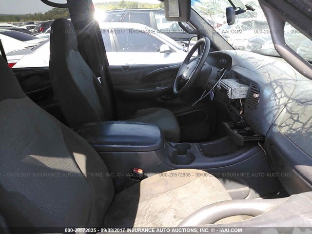 1FMRU15W41LB24699 - 2001 FORD EXPEDITION XLT წითელი ფოტო 5