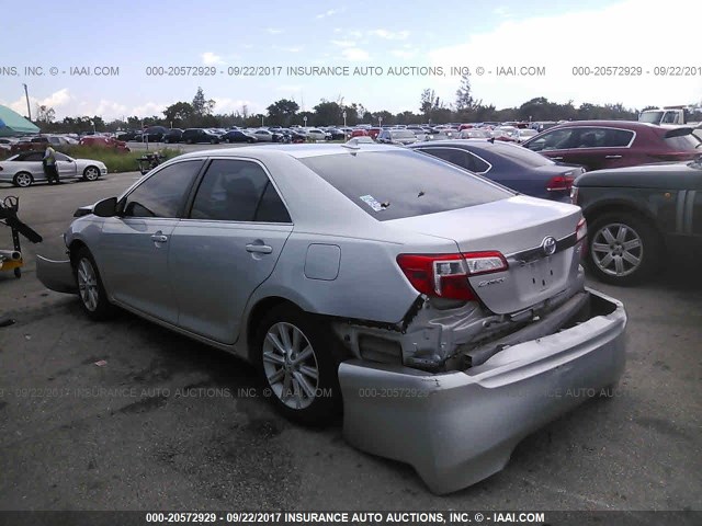 4T1BF1FK7CU500123 - 2012 TOYOTA CAMRY SE/LE/XLE SILVER photo 3