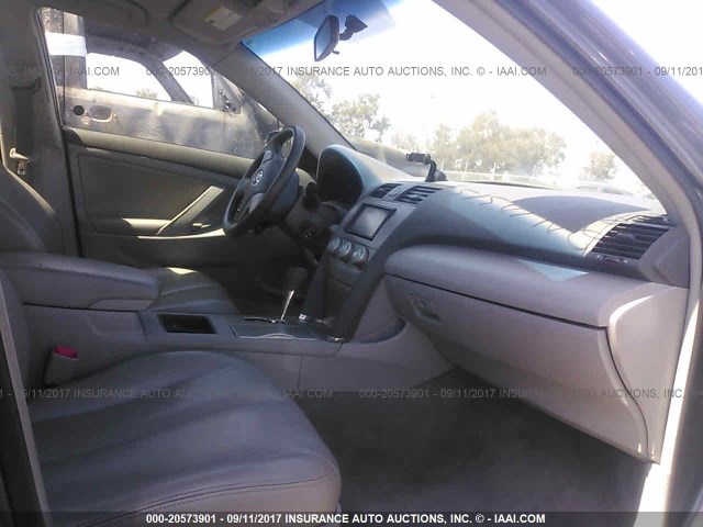 JTNBE46K373079484 - 2007 TOYOTA CAMRY NEW GENERAT CE/LE/XLE/SE GRAY photo 5