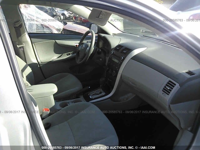 2T1BU4EE4AC348030 - 2010 TOYOTA COROLLA S/LE/XLE SILVER photo 5