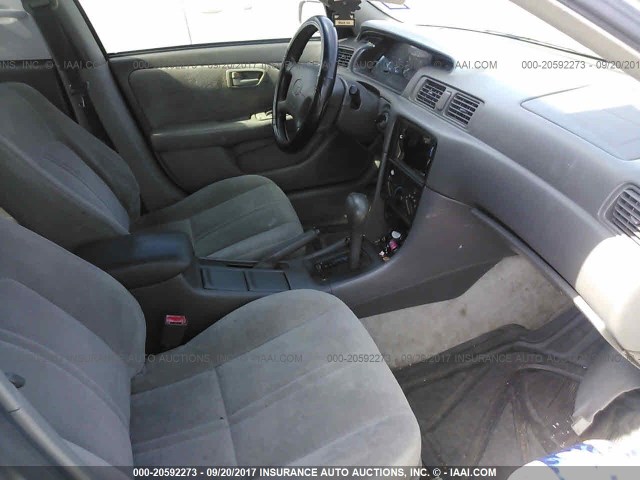 4T1BG22K91U115698 - 2001 TOYOTA CAMRY CE/LE/XLE SILVER photo 5