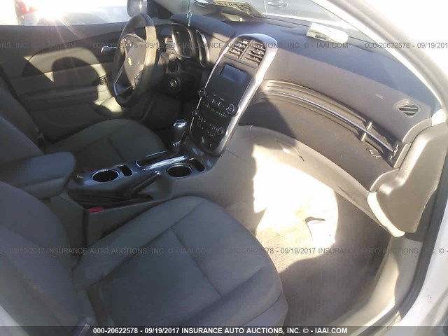 1G11B5SLXEF230290 - 2014 CHEVROLET MALIBU LS თეთრი ფოტო 5