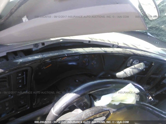 1GCHK23D17F155817 - 2007 CHEVROLET SILVERADO K2500 HEAVY DUTY WHITE photo 7