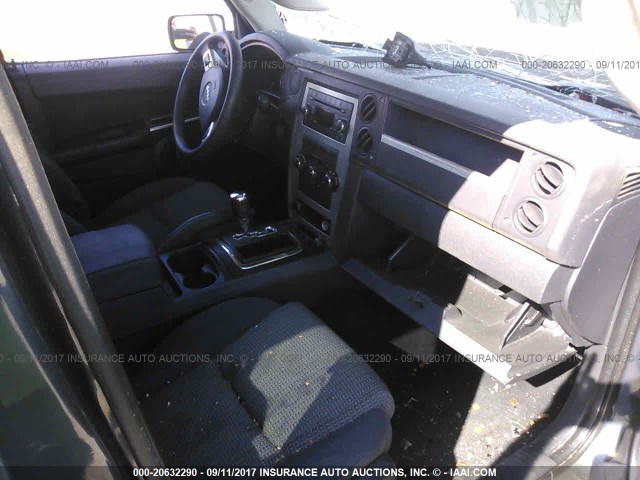 1J8HG48K58C132458 - 2008 JEEP COMMANDER SPORT შავი ფოტო 5