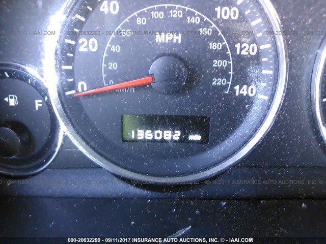 1J8HG48K58C132458 - 2008 JEEP COMMANDER SPORT შავი ფოტო 7