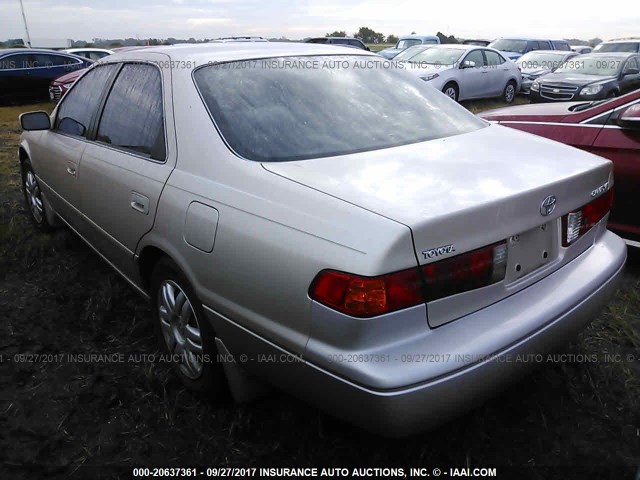 4T1BG22K01U070389 - 2001 TOYOTA CAMRY CE/LE/XLE GOLD photo 3