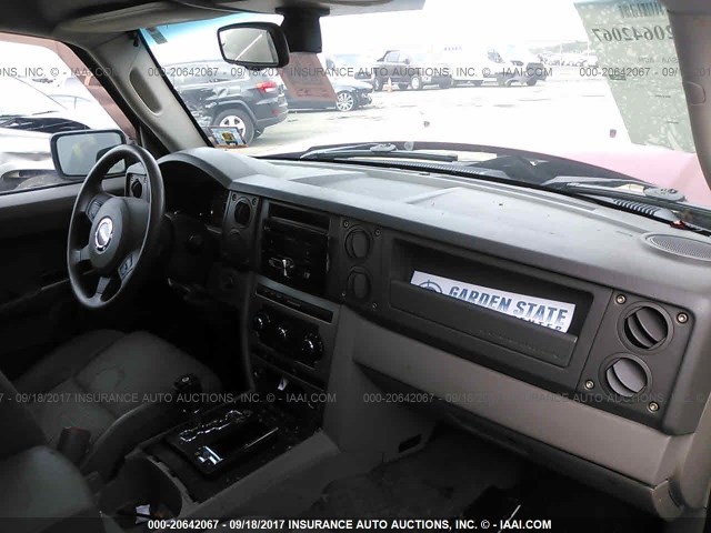 1J8HG48N26C245310 - 2006 JEEP COMMANDER RED photo 5