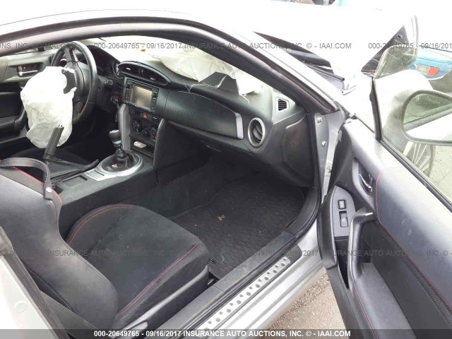 JF1ZNAA1XD1733118 - 2013 TOYOTA SCION FR-S ვერცხლისფერი ფოტო 5