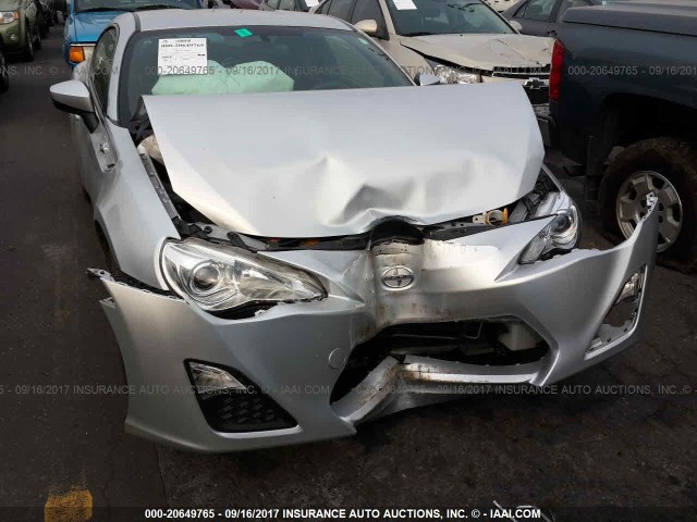 JF1ZNAA1XD1733118 - 2013 TOYOTA SCION FR-S ვერცხლისფერი ფოტო 6
