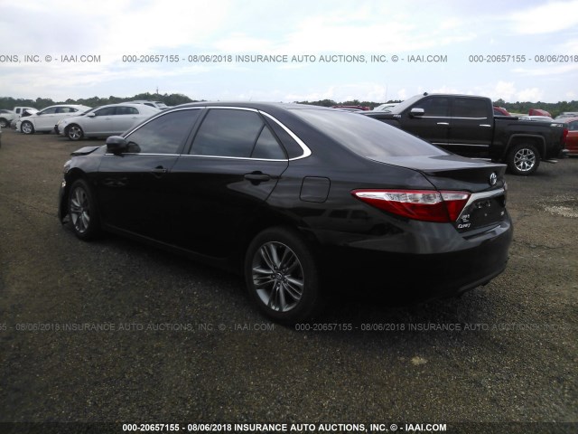 4T1BF1FK6HU776171 - 2017 TOYOTA CAMRY LE/XLE/SE/XSE BLACK photo 3