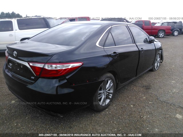 4T1BF1FK6HU776171 - 2017 TOYOTA CAMRY LE/XLE/SE/XSE BLACK photo 4