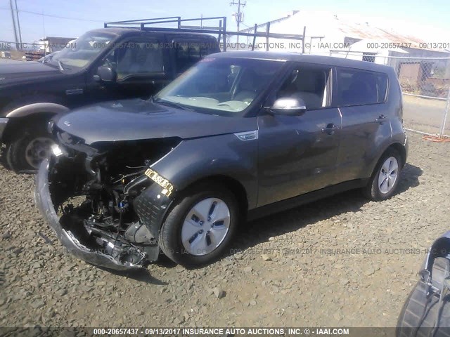 KNDJP3AE4G7012861 - 2016 KIA SOUL EV + GRAY photo 2