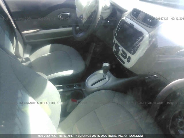 KNDJP3AE4G7012861 - 2016 KIA SOUL EV + GRAY photo 5