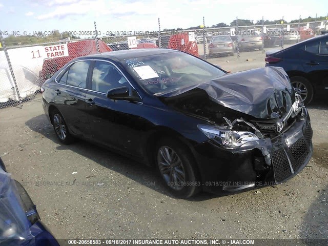 4T1BF1FK2HU314576 - 2017 TOYOTA CAMRY LE/XLE/SE/XSE შავი ფოტო 1