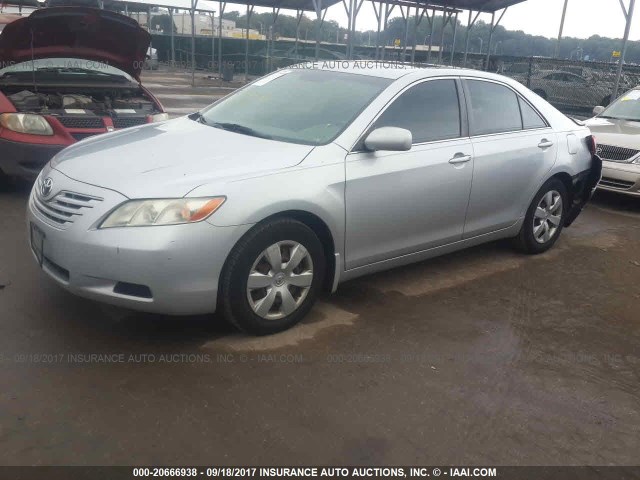 4T1BK46K57U034985 - 2007 TOYOTA CAMRY NEW GENERAT LE/XLE/SE SILVER photo 2