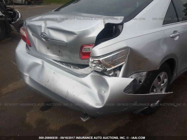 4T1BK46K57U034985 - 2007 TOYOTA CAMRY NEW GENERAT LE/XLE/SE SILVER photo 6