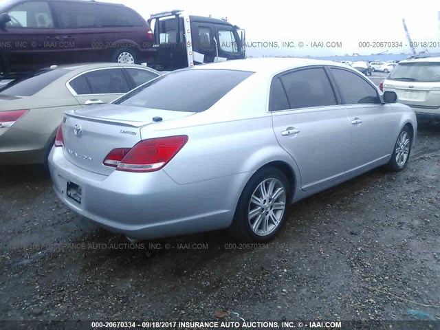 4T1BK36B75U028547 - 2005 TOYOTA AVALON XL/XLS/TOURING/LIMITED GRAY photo 4