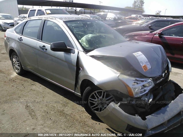 1FAHP35N18W218676 - 2008 FORD FOCUS SE/SEL/SES SILVER photo 1