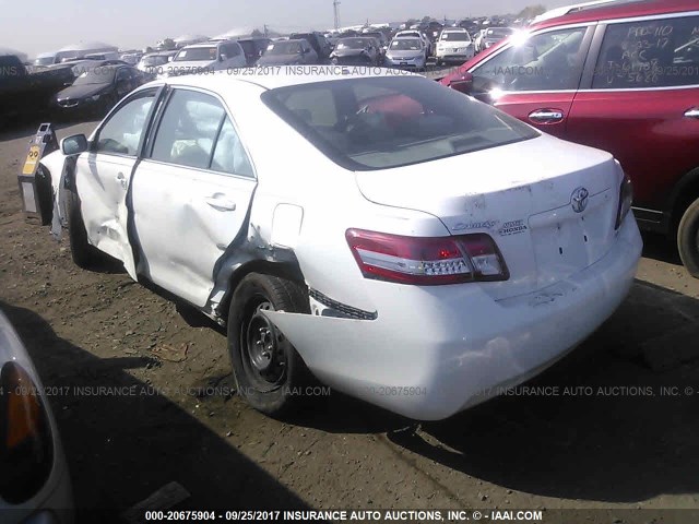 4T1BF3EK3BU592441 - 2011 TOYOTA CAMRY SE/LE/XLE WHITE photo 3