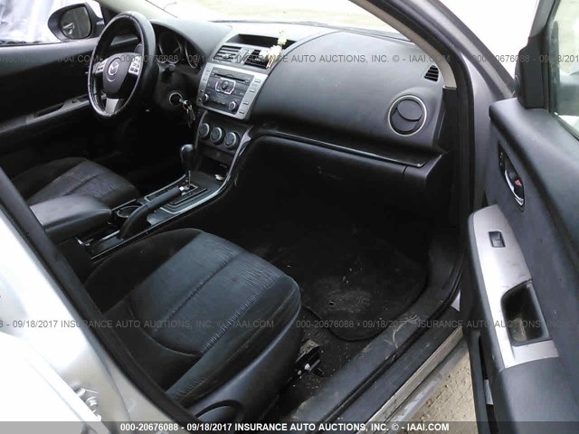 1YVHZ8CH5A5M55014 - 2010 MAZDA 6 I GRAY photo 5