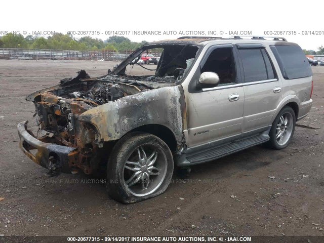 5LMFU28R02LJ14717 - 2002 LINCOLN NAVIGATOR Kahverengi fotoğraf 2