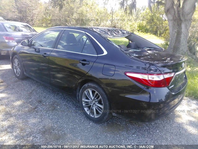 4T1BF1FK4GU171077 - 2016 TOYOTA CAMRY LE/XLE/SE/XSE 黑色 照片 3