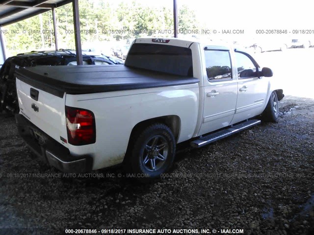 3GCRKSE34AG198398 - 2010 CHEVROLET SILVERADO K1500 LT WHITE photo 4