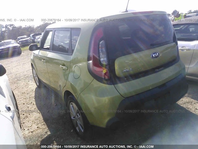 KNDJN2A22F7765874 - 2015 KIA SOUL GREEN photo 3