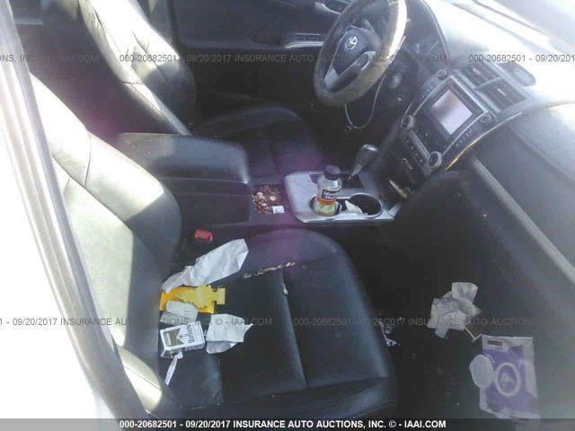 4T1BF1FK8DU711686 - 2013 TOYOTA CAMRY L/SE/LE/XLE 白色 照片 5