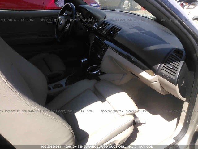 WBAUN93538VK39763 - 2008 BMW 135 I GRAY photo 5