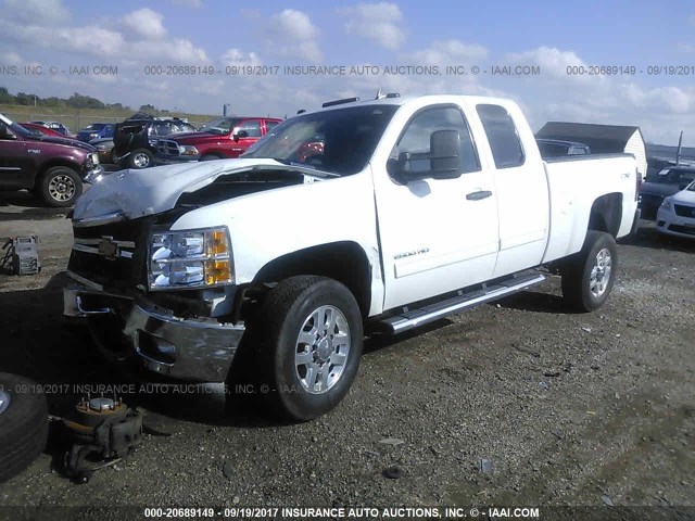 1GC2KXC80DZ293817 - 2013 CHEVROLET SILVERADO K2500 HEAVY DUTY LT WHITE photo 2