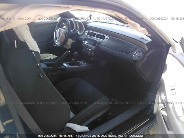 2G1FE1E37D9141740 - 2013 CHEVROLET CAMARO LS BLACK photo 5