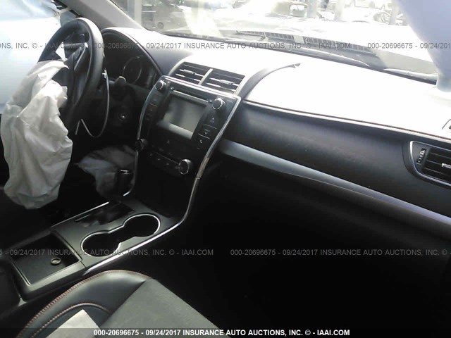 4T1BF1FK6GU228735 - 2016 TOYOTA CAMRY LE/XLE/SE/XSE BLACK photo 5