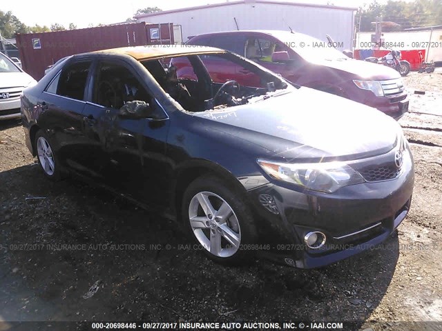 4T1BF1FKXCU604086 - 2012 TOYOTA CAMRY SE/LE/XLE BLACK photo 1