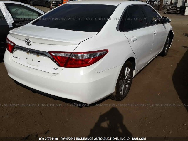 4T1BF1FKXGU136866 - 2016 TOYOTA CAMRY LE/XLE/SE/XSE WHITE photo 4