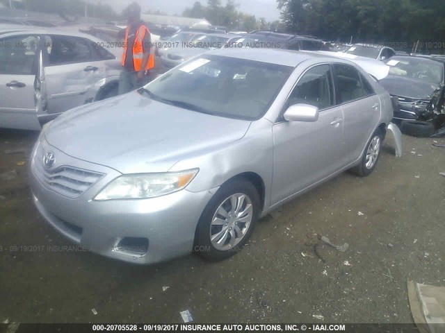 4T1BF3EK9BU712694 - 2011 TOYOTA CAMRY SE/LE/XLE 银色 照片 2